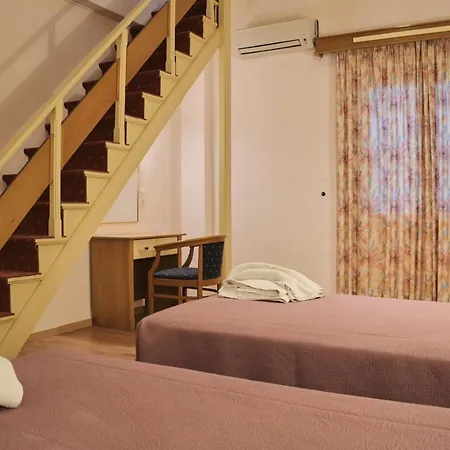 3 Brothers Hotel Sidari 2* Σιδάρι