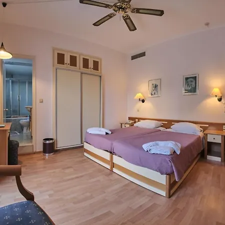 ホテル 3 Brothers Hotel Sidari 2*