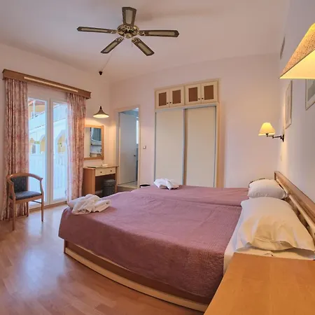 3 Brothers Hotel Sidari 2* シダリオン