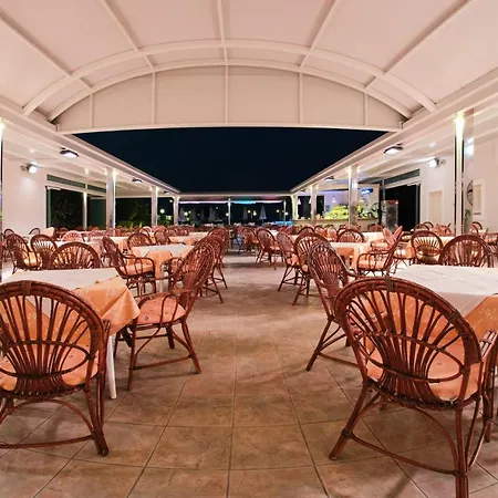 3 Brothers Hotel Sidari シダリオン